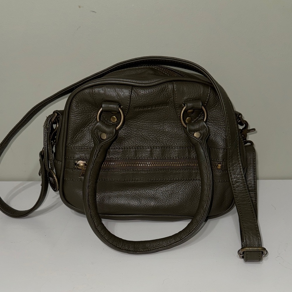 Wanderers Travel Montreux Crossbody - Olive